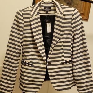 Blazer size 6